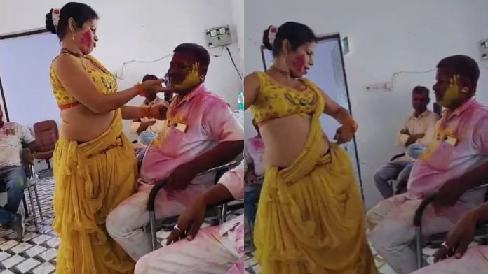 Viral Video: Obscene dance in Saran government office, video goes viral