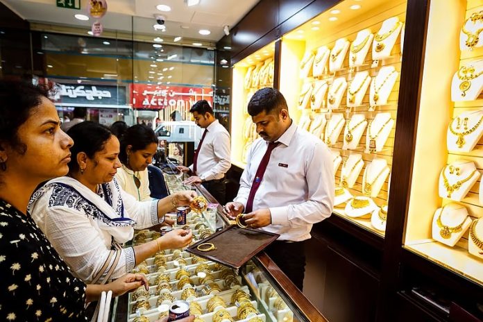 Indians can bring this much gold from Dubai, know what is the limit for men, women and children