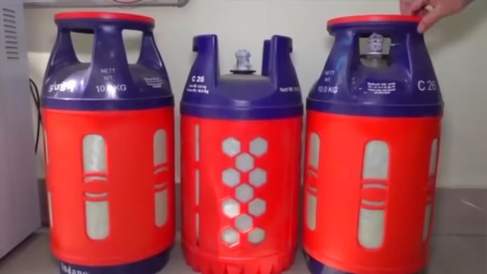 New LPG Gas: Indian Oil launched a new LPG gas cylinder, it does not blast; it is also very light in weight New LPG Gas: Indian Oil launched a new LPG gas cylinder, it does not blast; it is also very light in weight