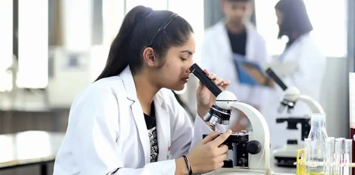 Education loan: Complete your Biotech studies in easy EMI without any fees, know the easy way to pay Education loan: Complete your Biotech studies in easy EMI without any fees, know the easy way to pay