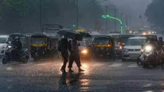 IMD Alert: Heavy rains along with thunderstorms occurred in these 38 districts
