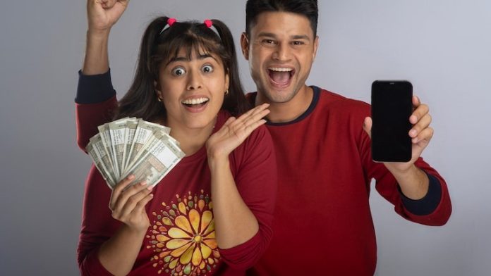 Income Tax Saving Tax can be saved by transferring money to wife's account, only a few people know the answer to this