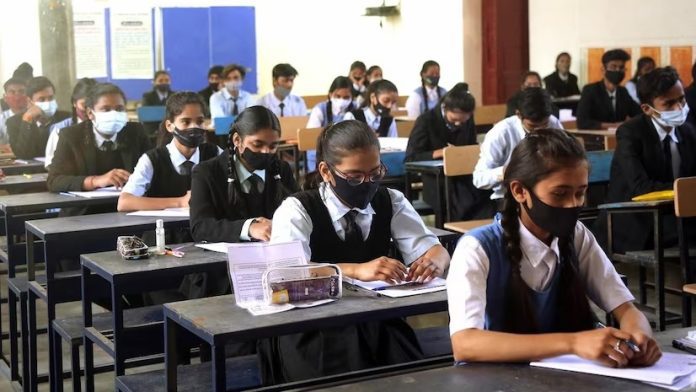 CBSE 10th Exam: Now CBSE 10th exam will be held twice a year, board has approved the new rules