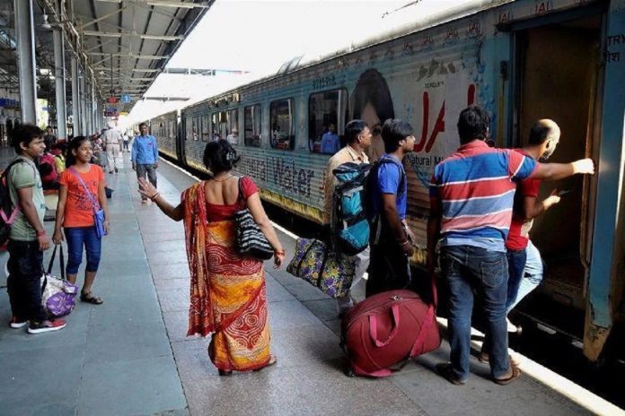 Tatkal tickets: You can book Tatkal tickets without your mobile phone, the Railways has revealed three ways. Tatkal tickets: You can book Tatkal tickets without your mobile phone, the Railways has revealed three ways.