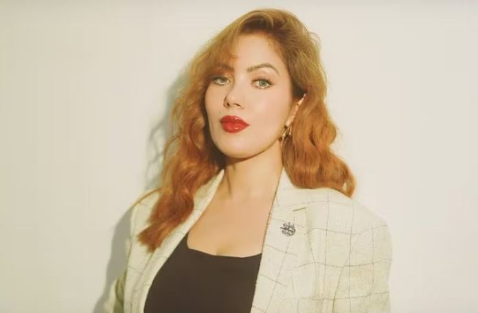 'Babita ji' flaunted her curvy figure wearing black shorts with a blazer, fans lost their hearts over her style 'Babita ji' flaunted her curvy figure wearing black shorts with a blazer, fans lost their hearts over her style