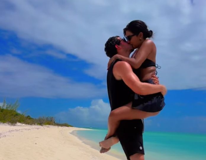 Priyanka Chopra: Desi girl seen liplocking Nick Jonas, couple's romantic video goes viral