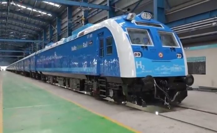 India's first hydrogen train looks like this from inside, Railway Minister himself showed the first glimpse of India's 'future'!