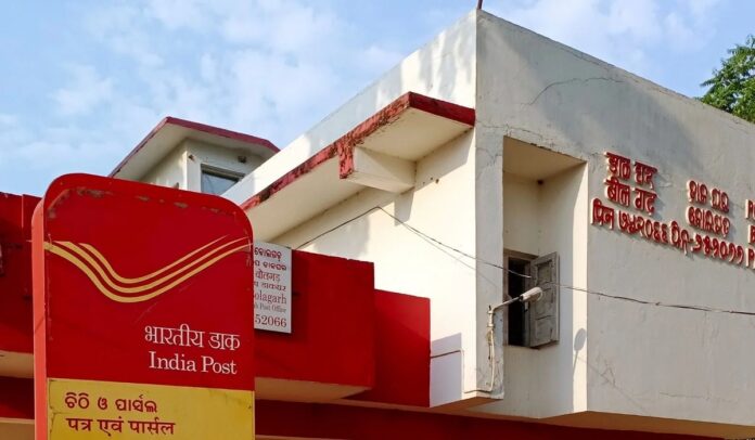Post Office Scheme: Invest once in Post Office scheme, get guaranteed income of Rs 5,550 every month Post Office Scheme: Invest once in Post Office scheme, get guaranteed income of Rs 5,550 every month