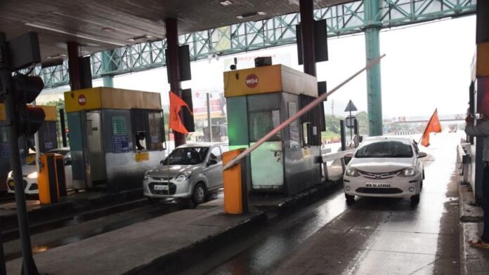 Toll Payments Rues: Cash payments on national highways will attract double tolls, FASTag and UPI to be promoted. Toll Payments Rues: Cash payments on national highways will attract double tolls, FASTag and UPI to be promoted.