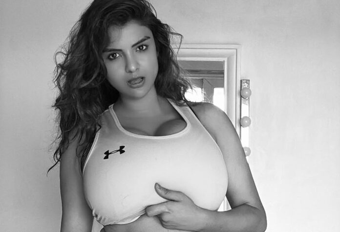 Anveshi Jain shared bold pictures in sports bra and black shorts, you will sweat after seeing the pictures