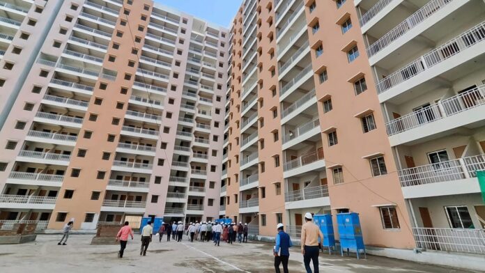 New Awas Yojana 2025: Good news! DDA launches new housing scheme 'Jan Sadharan Awaas Yojana 2025', flats will be available at low price