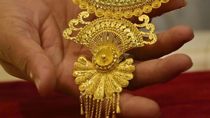 Gold Rates Today Gold prices drop sharply, check today's latest rate