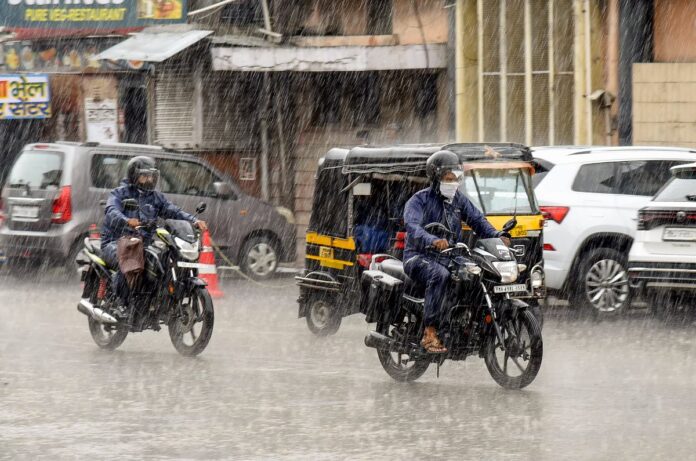 Rainfall Alert: 3 Western Disturbances will cause havoc with thunderstorms, rain and storms for 7 days; Alert issued in these states