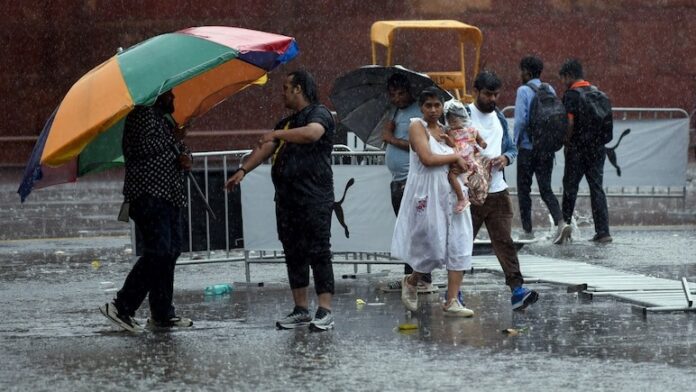 Weather Update: Clouds will rain again in Delhi today, there will be a feeling of cold, know the weather condition