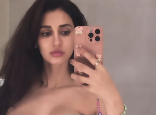 Disha Patani dazzled in a braless front open dress, fans were stunned to see the pictures. Disha Patani dazzled in a braless front open dress, fans were stunned to see the pictures.