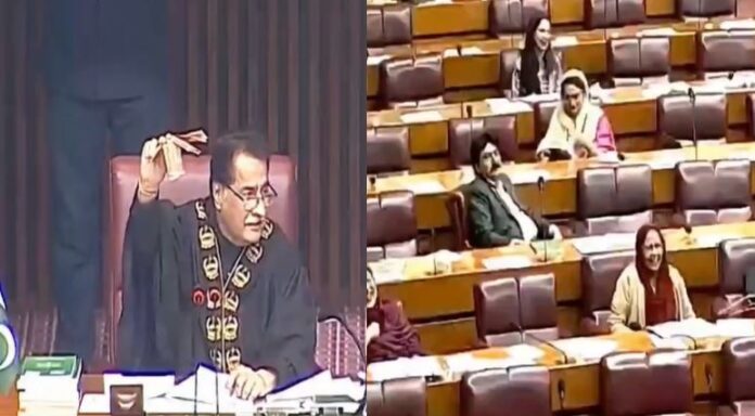 Pakistani Parliament Viral Video 12 MPs jumped to collect notes in Pakistani Parliament, video went viral