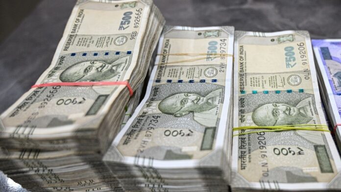 8th Pay Commission: Central government employees will receive good news in the new year! Know how much will be the increase in DA?