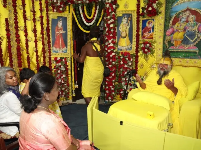 President Murmu met Premananda and took his blessings at the Radha Keli Kunj Ashram in Vrindavan.