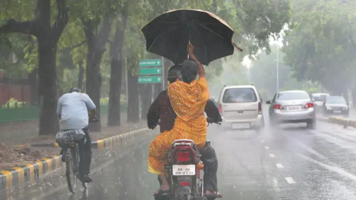 Weather Update: Yellow alert for thunderstorms and rain in Delhi, winds expected to blow at a speed of 50 km/h; weather forecast for the next five days