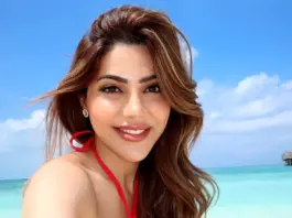 Actress flaunts her boldness in bikini, gets romantic in BF’s arms, will marry in another religion! Actress flaunts her boldness in bikini, gets romantic in BF's arms, will marry in another religion!