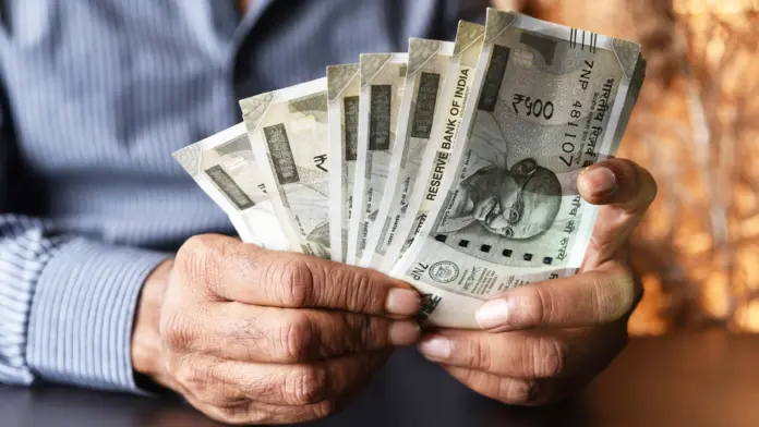 8th Pay Commission Update: Demand to Raise Minimum Wage to ₹69,000; Proposal for a 6% Annual Increment