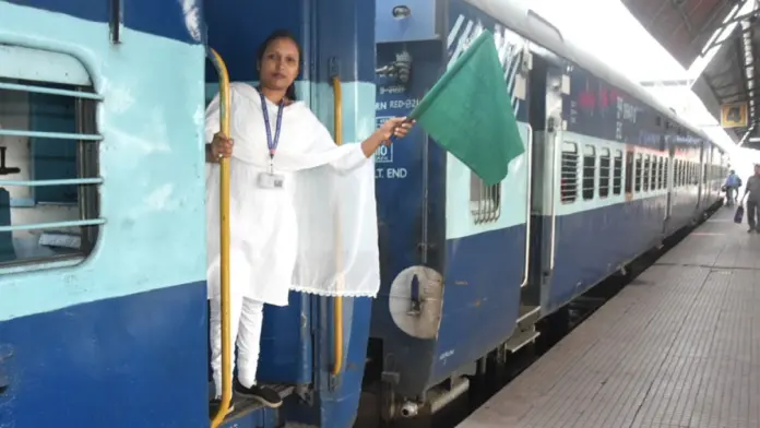 8th Pay Commission Good news for railway employees! Basic salary could be ₹52,600, with 5 types of fitment factors.