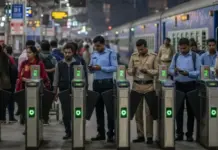 Railway’s New System: Only Ticket-Holding Passengers Will Be Granted Entry to the Platform at This Station; New Rule Implemented. Railway's New System Only Ticket-Holding Passengers Will Be Granted Entry to the Platform at This Station; New Rule Implemented.