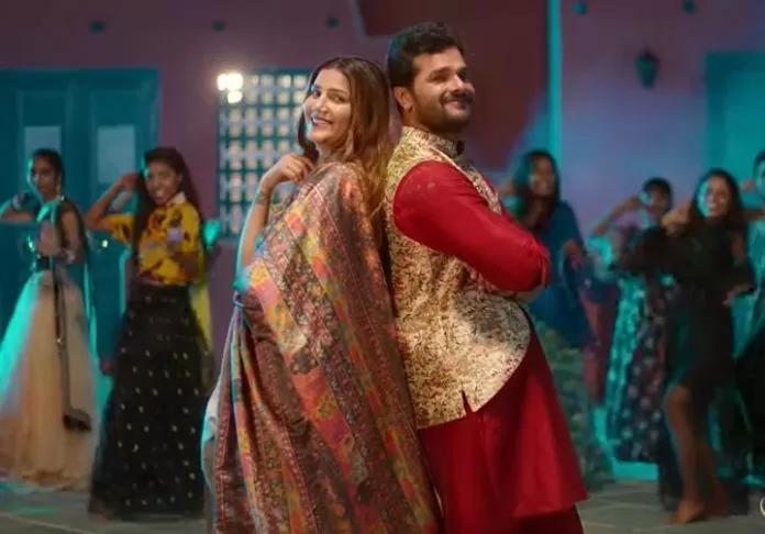 Khesari Lal Yadav seen in Haryanvi style with Sapna Chaudhary, watch video