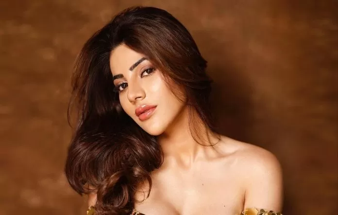 Nikki Tamboli became uncontrollable for bathroom photoshoot, such bo*ld poses in front of the camera