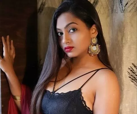 Chanakya Niti: Wife does not share these things with her husband till death, find out like this