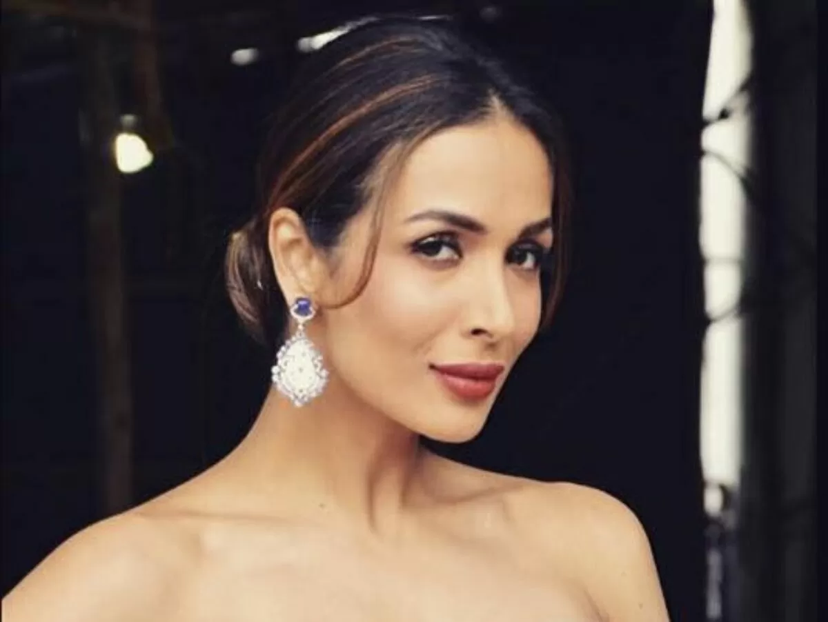 Holding Malaika Arora's hand thinking it as his wife, OMG what did this filmmaker do?, watch video