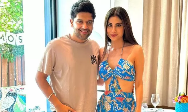 Mouni Roy was seen enjoying the success of 'Brahmastra' with Guru Randhawa, shared hot pictures