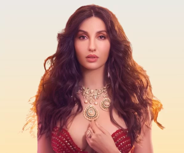 Nora Fatehi was dancing in the park, when the gust of wind made the work bad!, Watch video