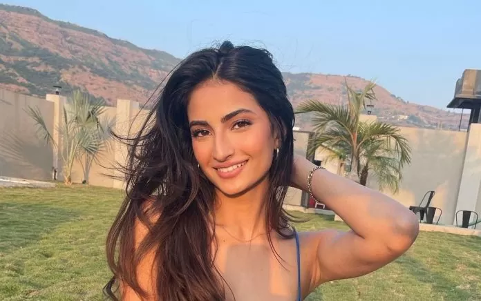 Palak Tiwari crossed all limits of boldness, flaunted bralette look in open jacket