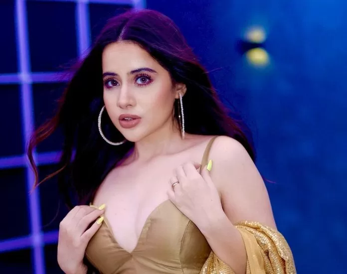 Urfi Javed came in front of the camera after taking off her clothes, fans were in bad condition, watch