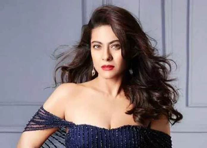 Kajol Video: Beggar asked for money from Kajol, then the actress showed off; Now people started class on the internet saying that