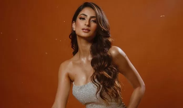 Palak Tiwari showed off her hot look by wearing a bralette brown top hinged on the cords, fans were dazzled