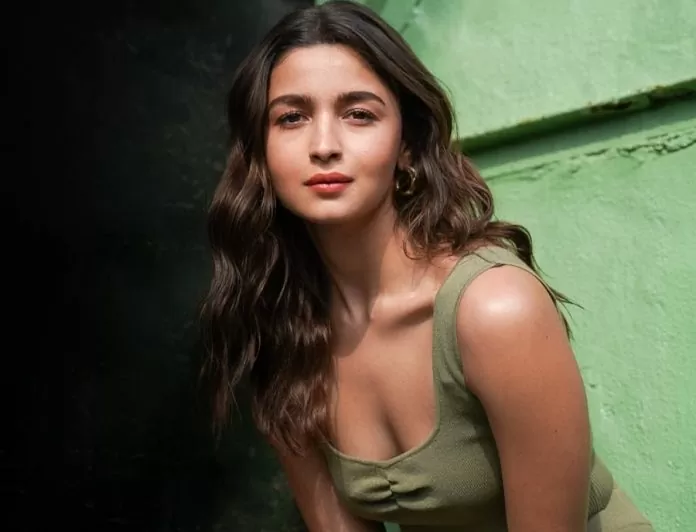 Alia Bhatt shared the first picture after the birth of her daughter, the cute photo won the hearts of the fans