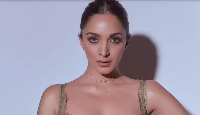 Kiara Advani looked killer in corset top-pants worth 1.5 lakh, user said - wore tent cloth
