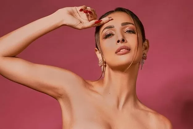 Malaika wore a transparent blouse, everything inside was visible – watch video