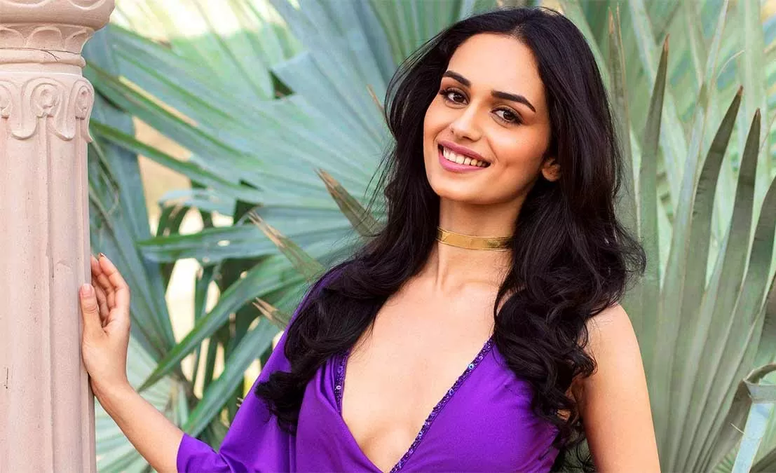 Manushi Chhillar made bold photoshoot wearing transparent black saree and neckline blouse, fans went crazy