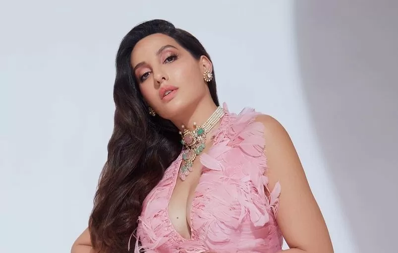 Nora Fatehi was dancing in the park, when the gust of wind made the work bad!