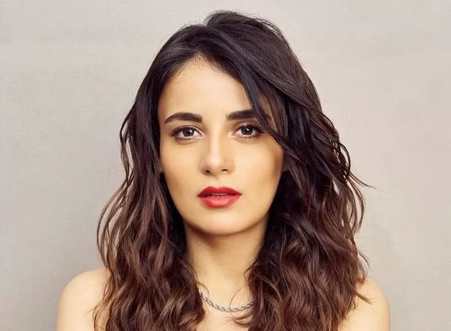 Radhika Madan crossed all limits of boldness, wearing a front open top, got a bold photoshoot, seeing people said – what will you believe by doing… Radhika Madan crossed all limits of boldness, wearing a front open top, got a bold photoshoot, seeing people said – what will you believe by doing…