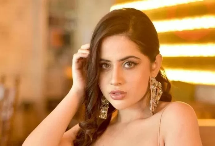 Urfi Javed walked like this wearing a front open dress, people commented like this after watching the video