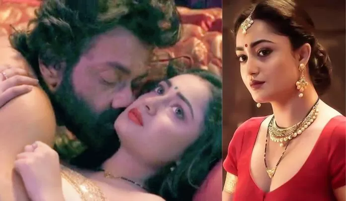 Aashram Babita Sexy Video: Babita went out of control after giving intimate scenes with Baba Nirala! The bo*ldest video shared in the bitter cold