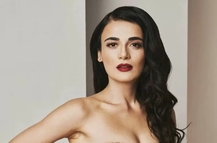 Radhika Madan added a touch of bo*ldness in black saree, raised the internet's temperature with her killer looks. Radhika Madan added a touch of bo*ldness in black saree, raised the internet's temperature with her killer looks.