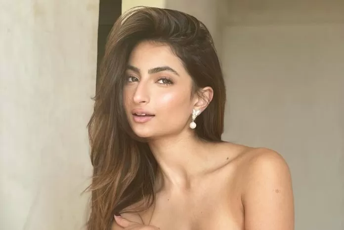 Palak Tiwari looked very hot in bodycon dress, seeing bo*ld pictures, fans said - carbon copy of mother Shweta