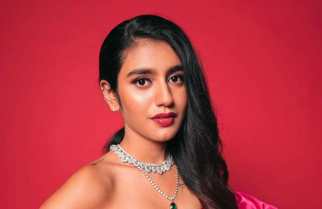 Priya Prakash Varrier shares video while taking bath in river, people are commenting a lot