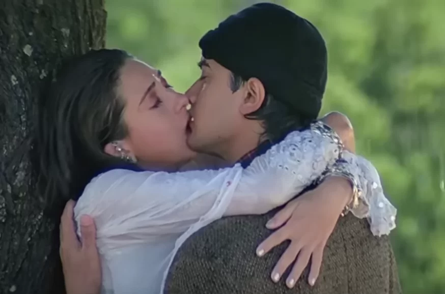 Aamir-Karisma gave a 1-minute kissing scene in the cold, took 47 takes, then got the perfect shot after 3 days Aamir-Karisma gave a 1-minute kissing scene in the cold, took 47 takes, then got the perfect shot after 3 days