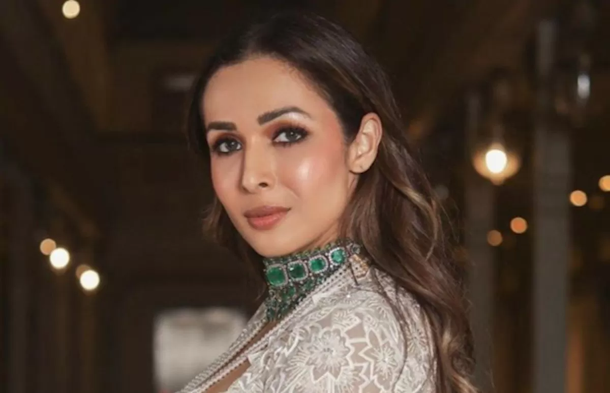 Malaika Arora wore a mesh skirt below and raised her leg at an angle of more than 90 degrees, whoever saw it went crazy Malaika Arora wore a mesh skirt below and raised her leg at an angle of more than 90 degrees, whoever saw it went crazy